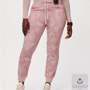 Woman’s marble rose zamora HW petite joggers scrub pants